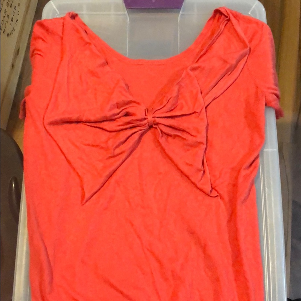 Super cute bow back sweater short sleeve